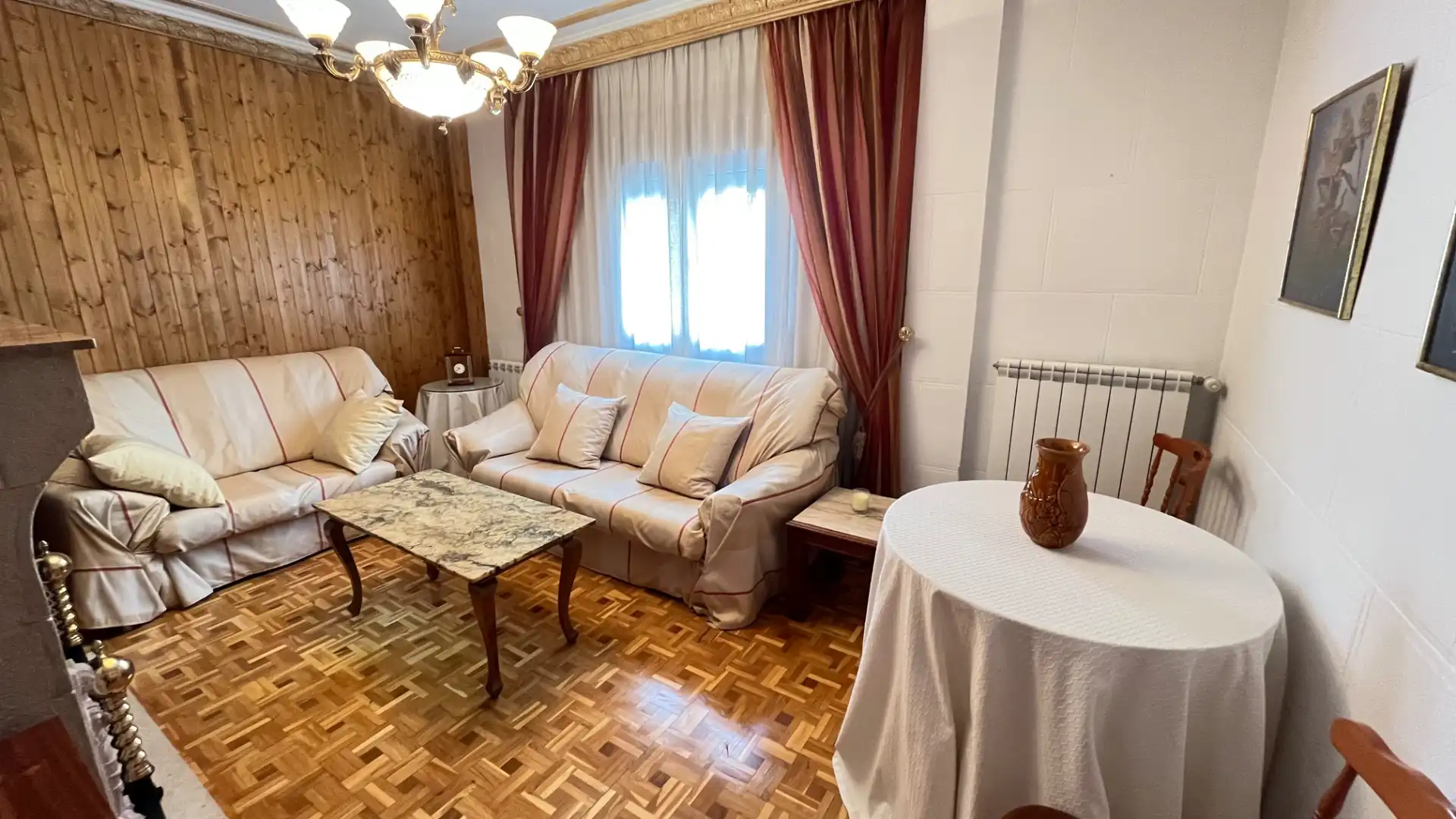 Sala d'estar de Pis en venda en Valladolid amb Calefacció, Parquet i Moblat