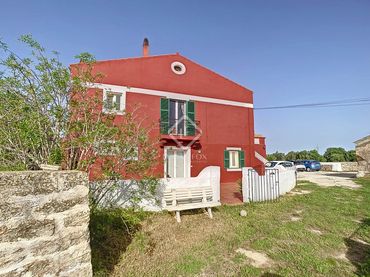 Casa rústica amb piscina en venda a Ciutadella
