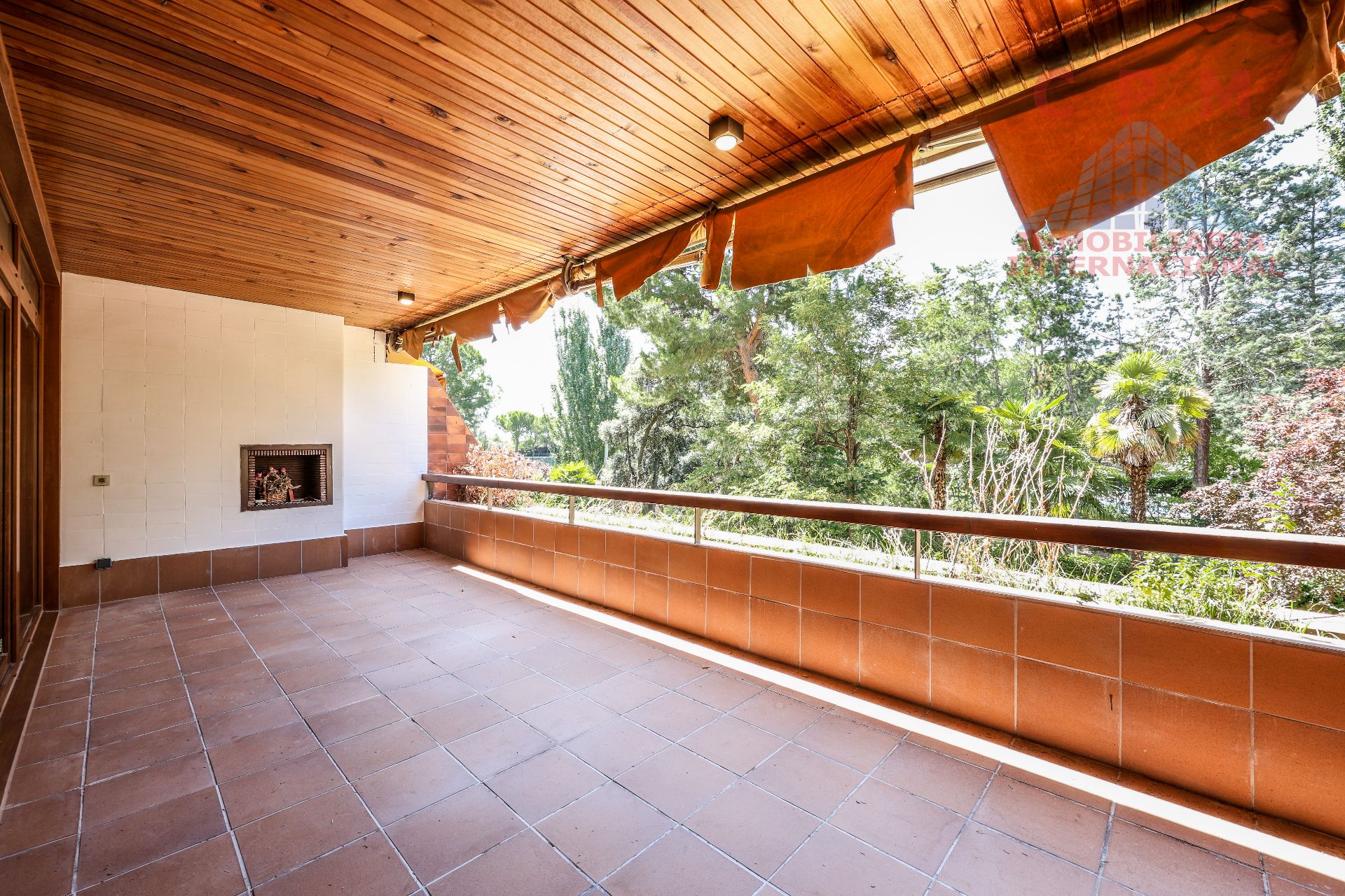 Terrassa de Pis de lloguer en La Moraleja amb Aire condicionat, Calefacció i Parquet