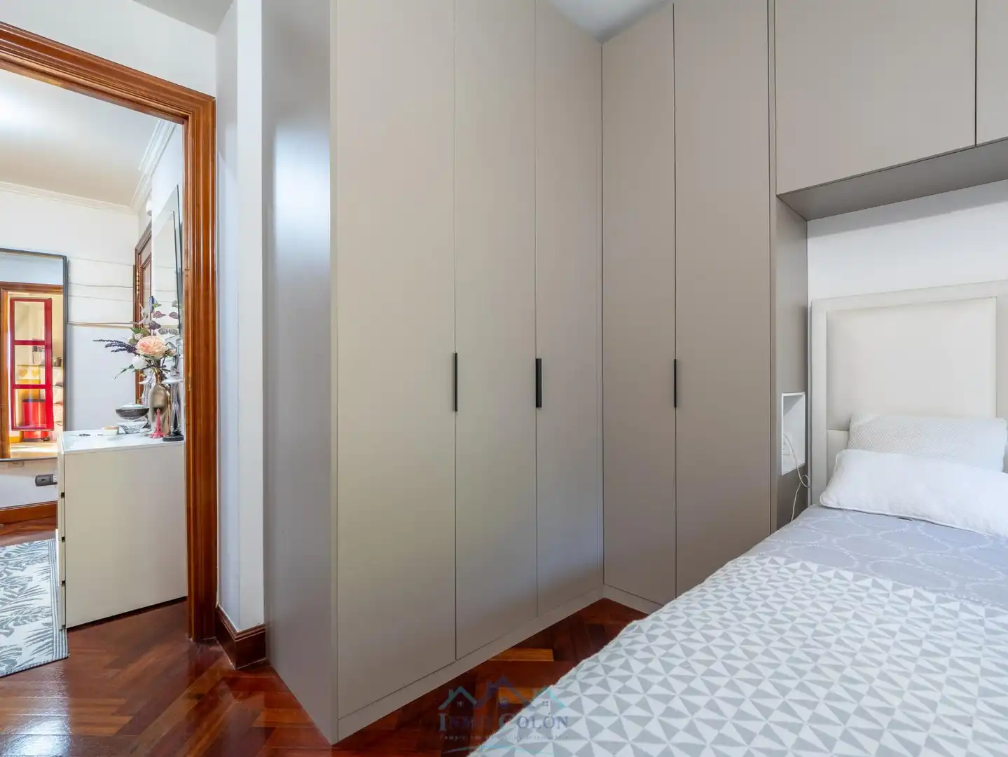 Habitación de Dúplex en venta en Irun  con Calefacción, Terraza y Balcón