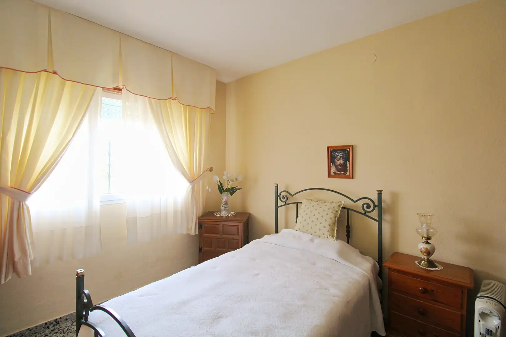 Habitación de Casa o chalet en venta en Alhaurín de la Torre con Aire acondicionado, Calefacción y Jardín privado