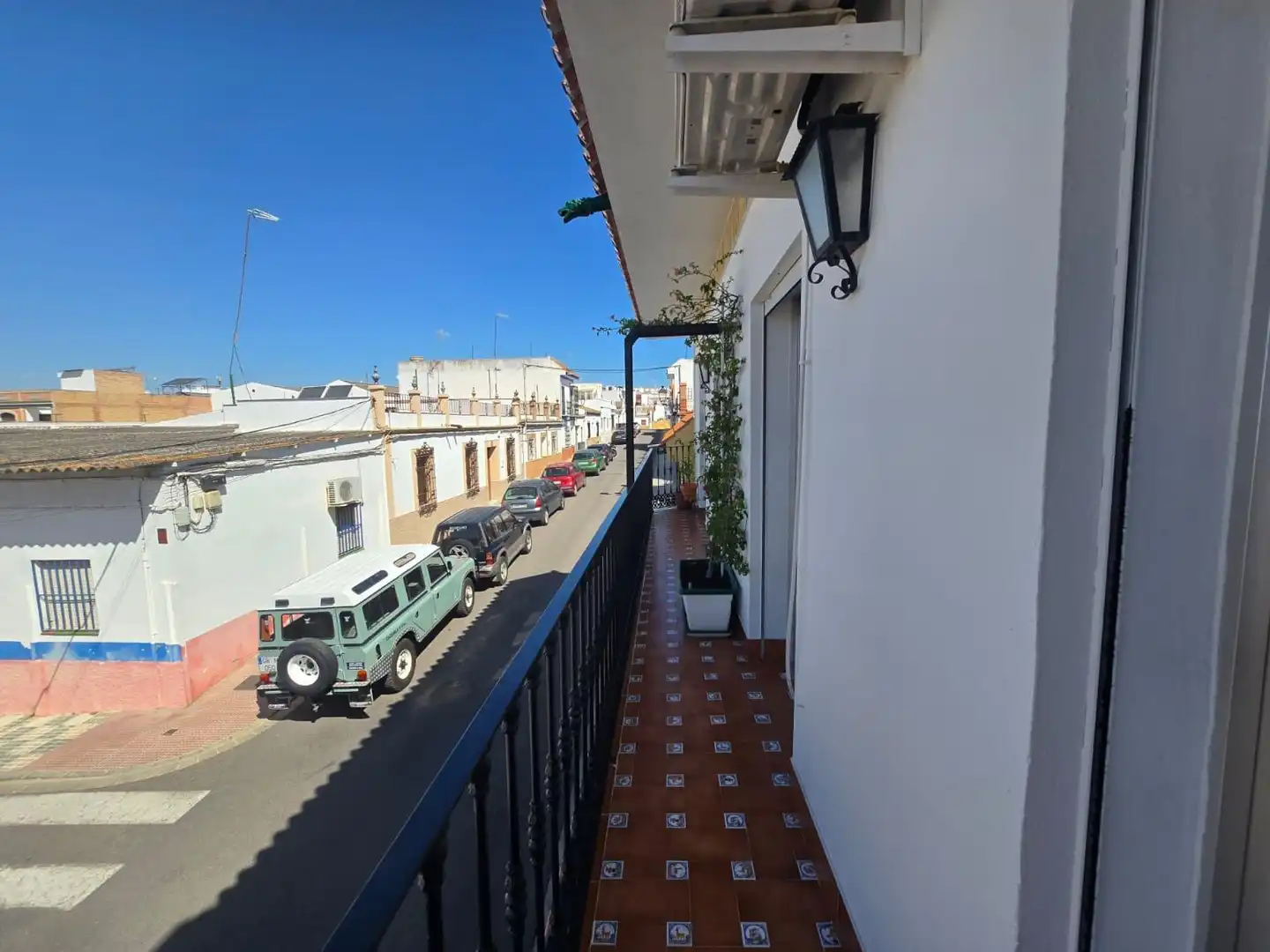 Vista exterior de Casa adosada en venta en Bormujos con Terraza, Trastero y Balcón