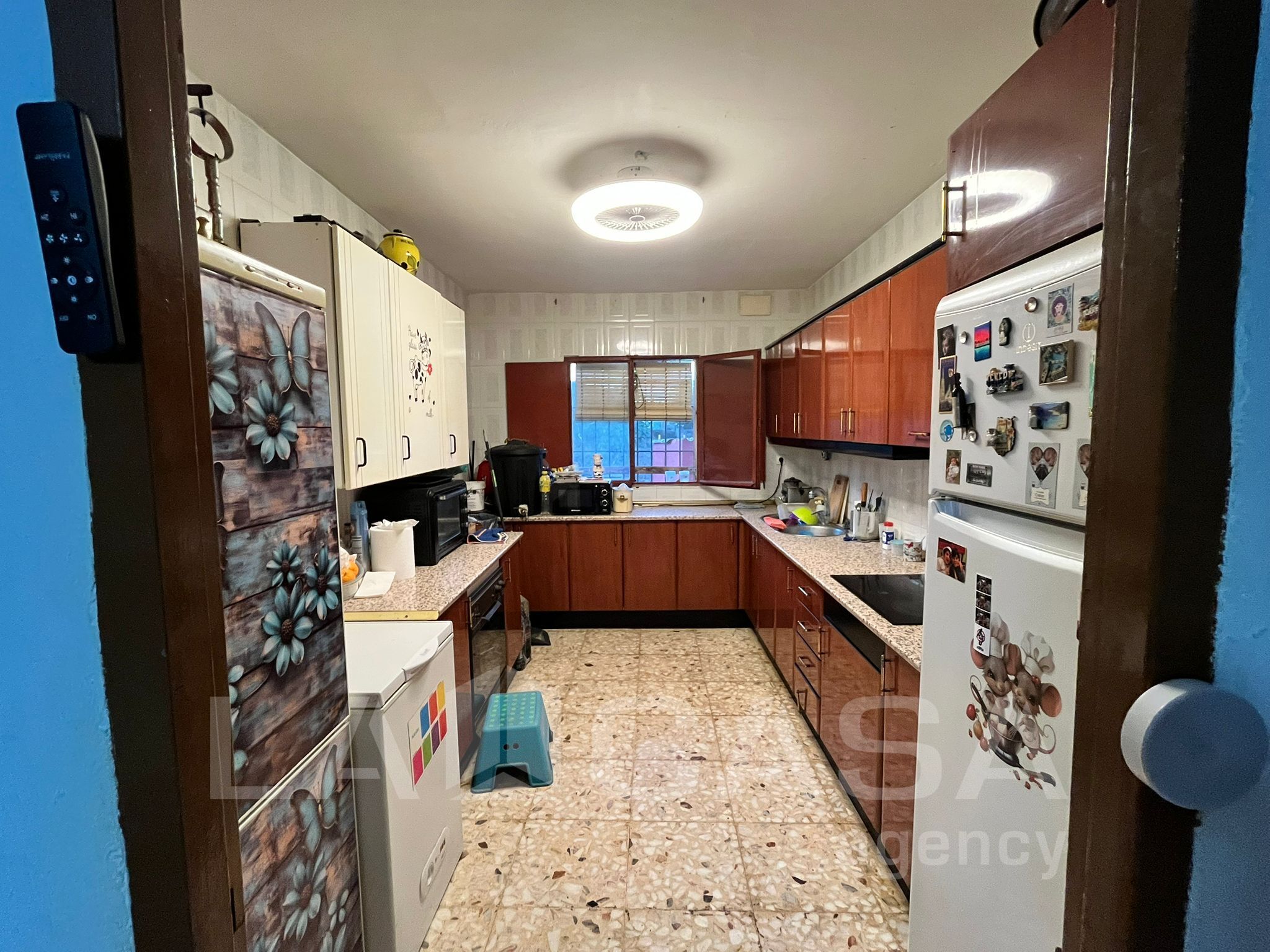 Cuina de Casa o xalet en venda en Carmona amb Aire condicionat, Traster i Piscina