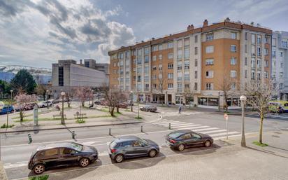 Vista exterior de Pis en venda en Donostia - San Sebastián  amb Calefacció i Traster