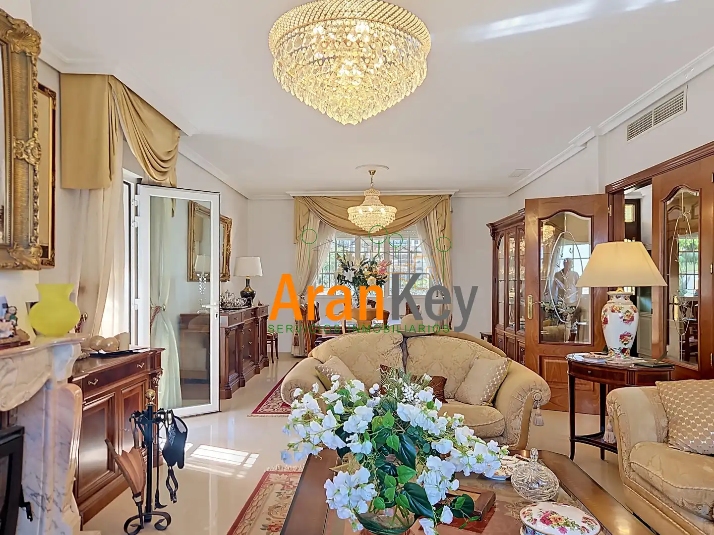 Living room of Houses for sale in Aranjuez  with Air Conditioner, Private garden and Terrace