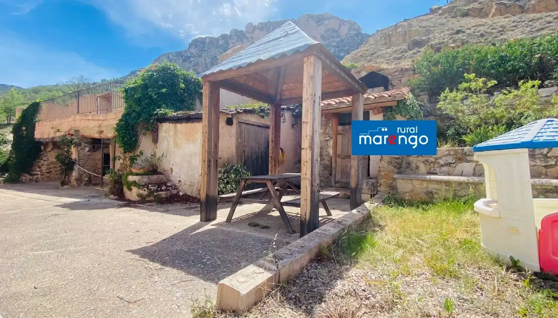 Casa o xalet en venda en Villarluengo amb Calefacció, Jardí privat i Terrassa