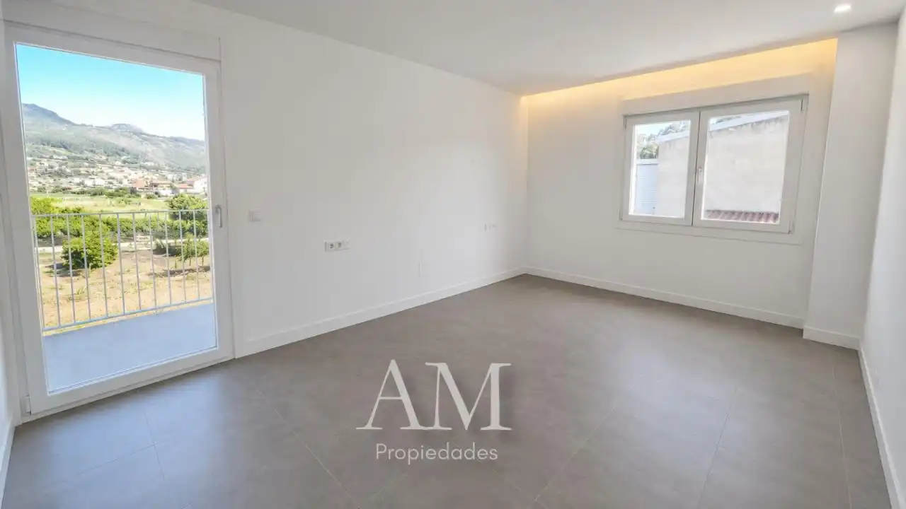 Sala d'estar de Casa o xalet en venda en Gondomar amb Calefacció, Jardí privat i Terrassa