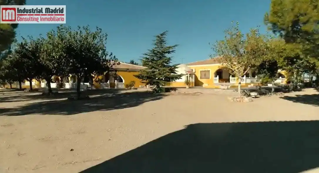 Außenansicht von Country house zum Verkauf in Barrax