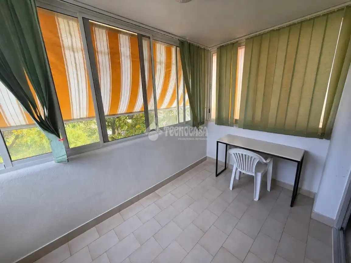 Habitación de Piso en venta en Benalmádena con Terraza y Piscina comunitaria