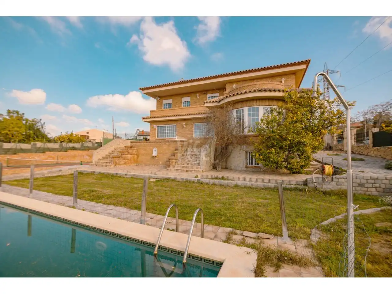 Vista exterior de Casa o xalet en venda en La Secuita amb Calefacció, Jardí privat i Terrassa