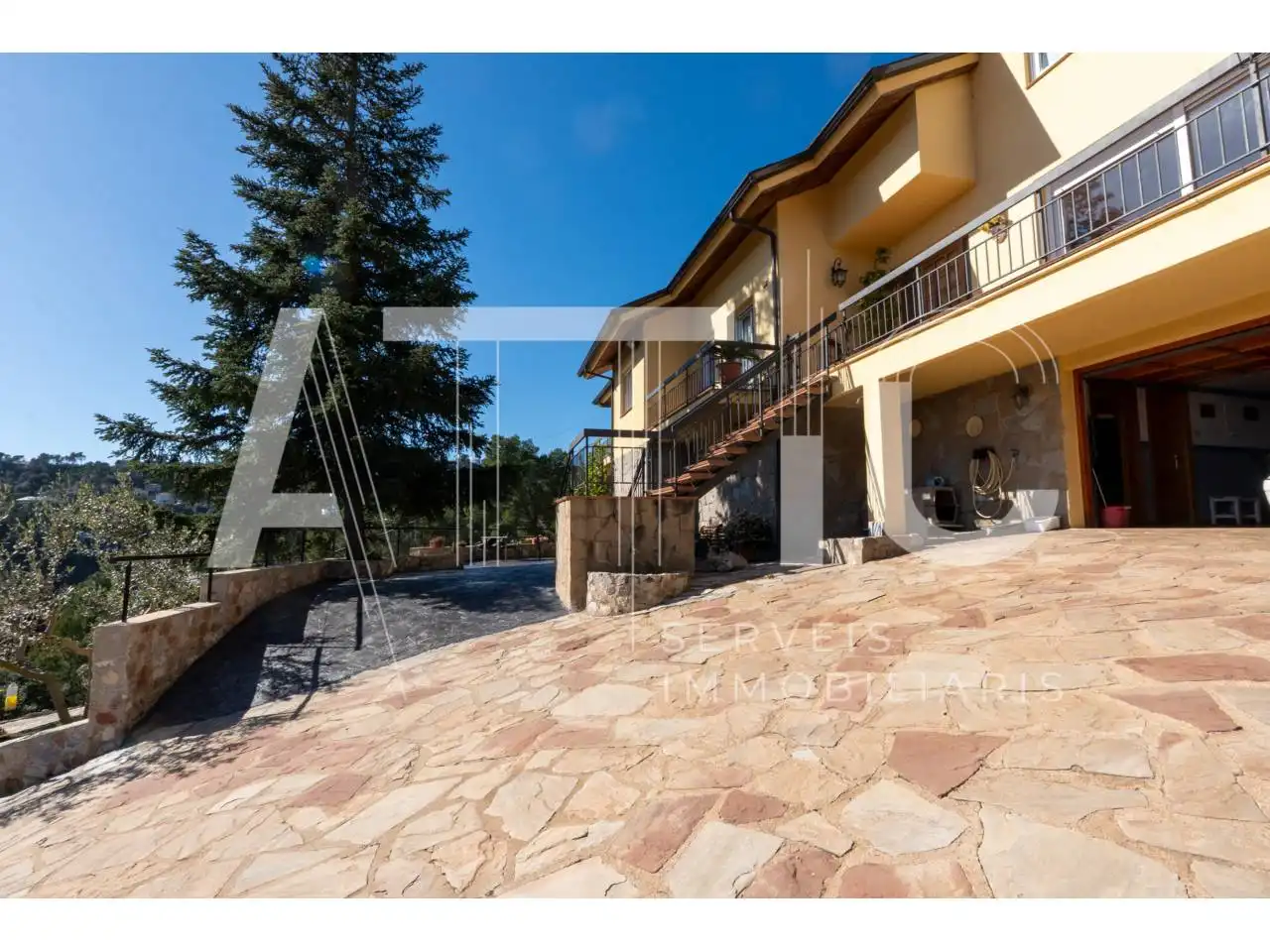 Vista exterior de Casa o xalet en venda en Castellar del Vallès amb Aire condicionat, Calefacció i Terrassa