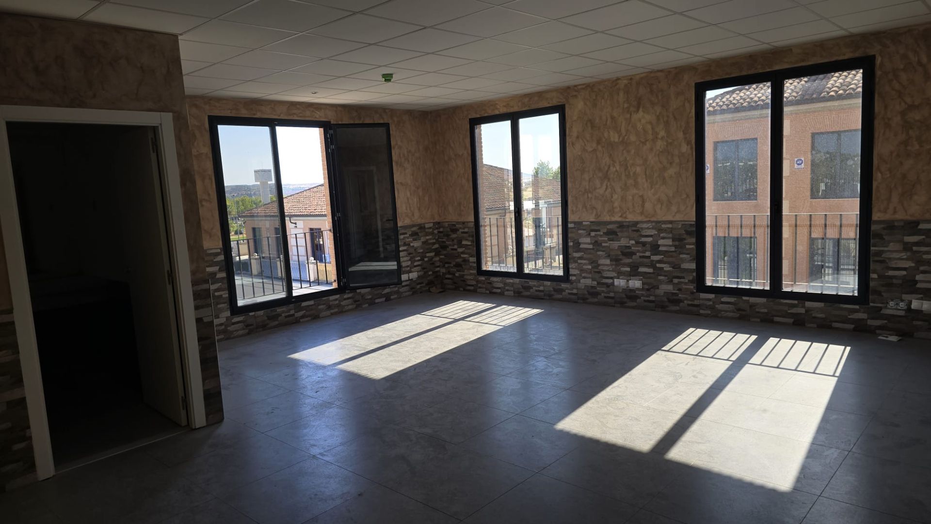 Oficina en venda en Aranjuez amb Aire condicionat, Terrassa i Balcó