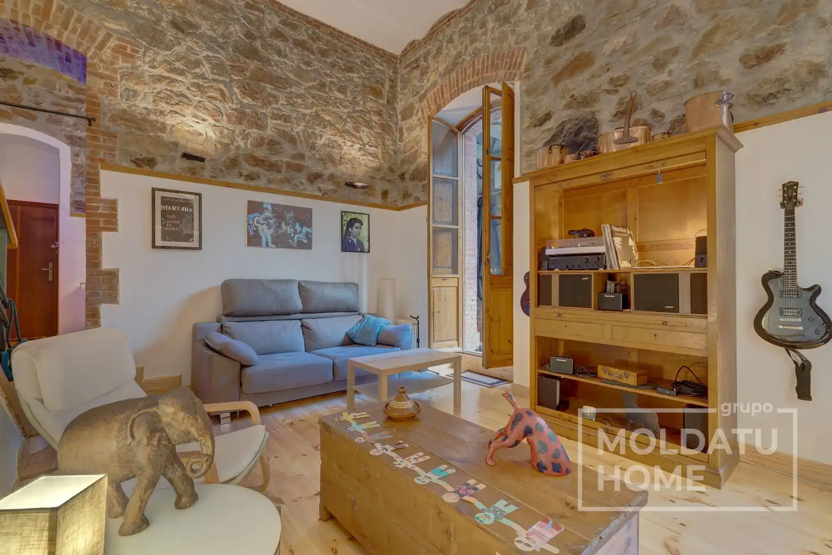Sala d'estar de Pis en venda en Donostia - San Sebastián  amb Calefacció i Terrassa