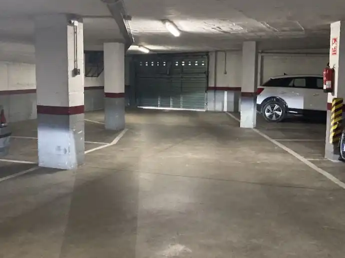 Einzelparkplatz zur Miete in Avenida Salvador Dalí 97, imagen 2