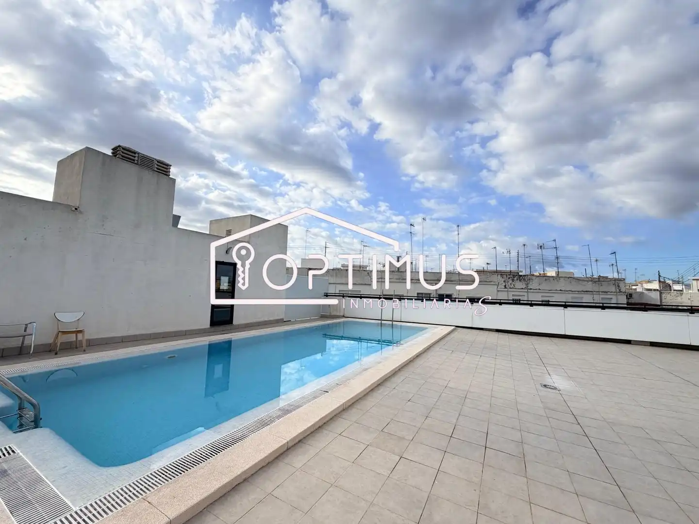 Piscina de Apartamento en venta en La Constitución - Canaleta