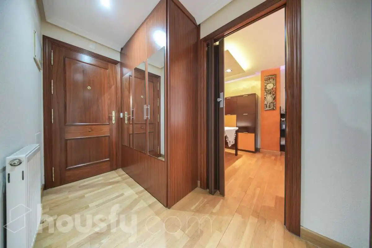 Flat with balcony for sale in Calle de Albalá ., imagen 7