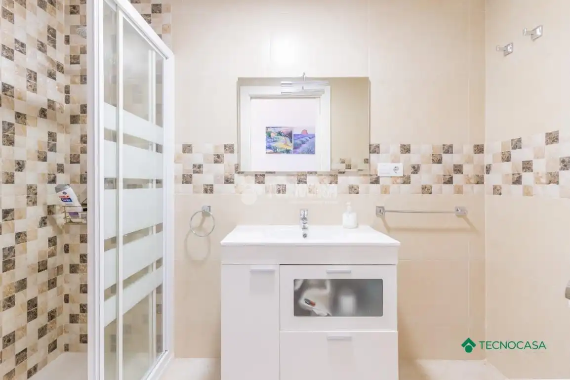Baño de Piso en venta en Roquetas de Mar con Aire acondicionado y Terraza