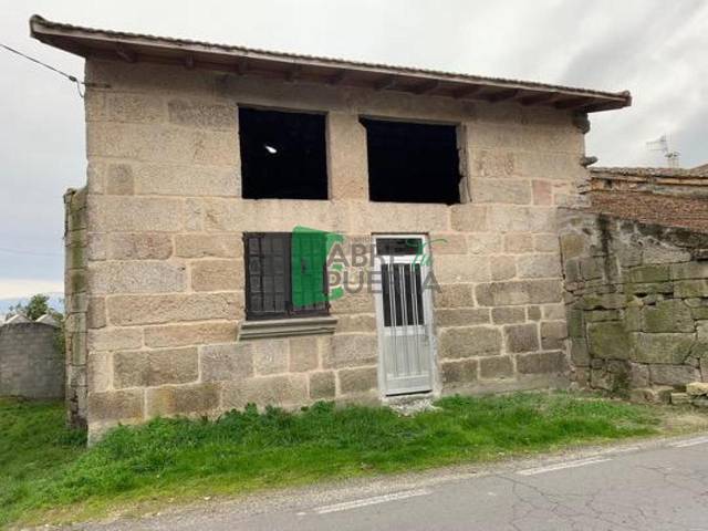 Casa-chalet en Venta en Amoeiro