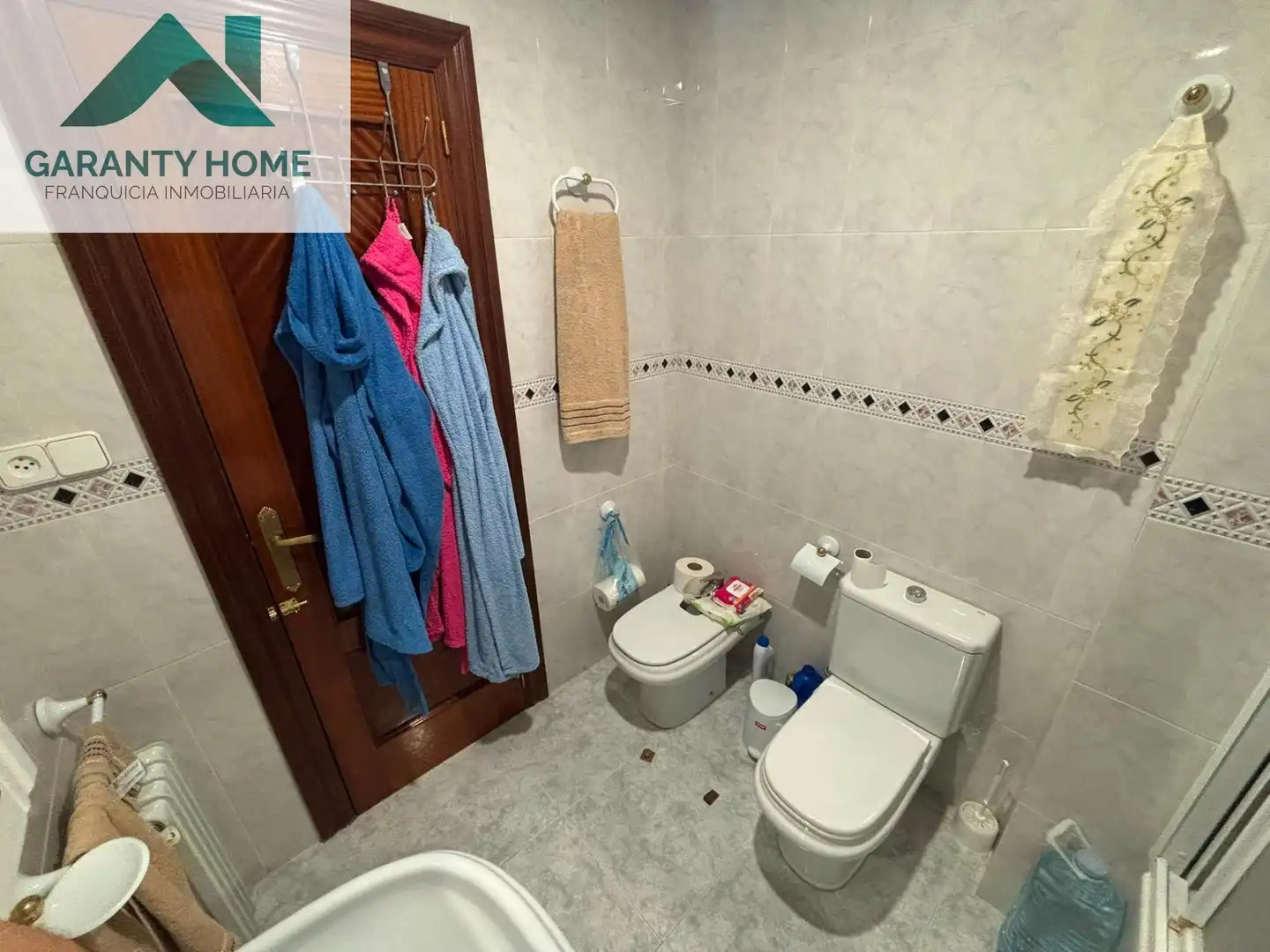 Baño de Piso en venta en Torredonjimeno con Amueblado y Balcón