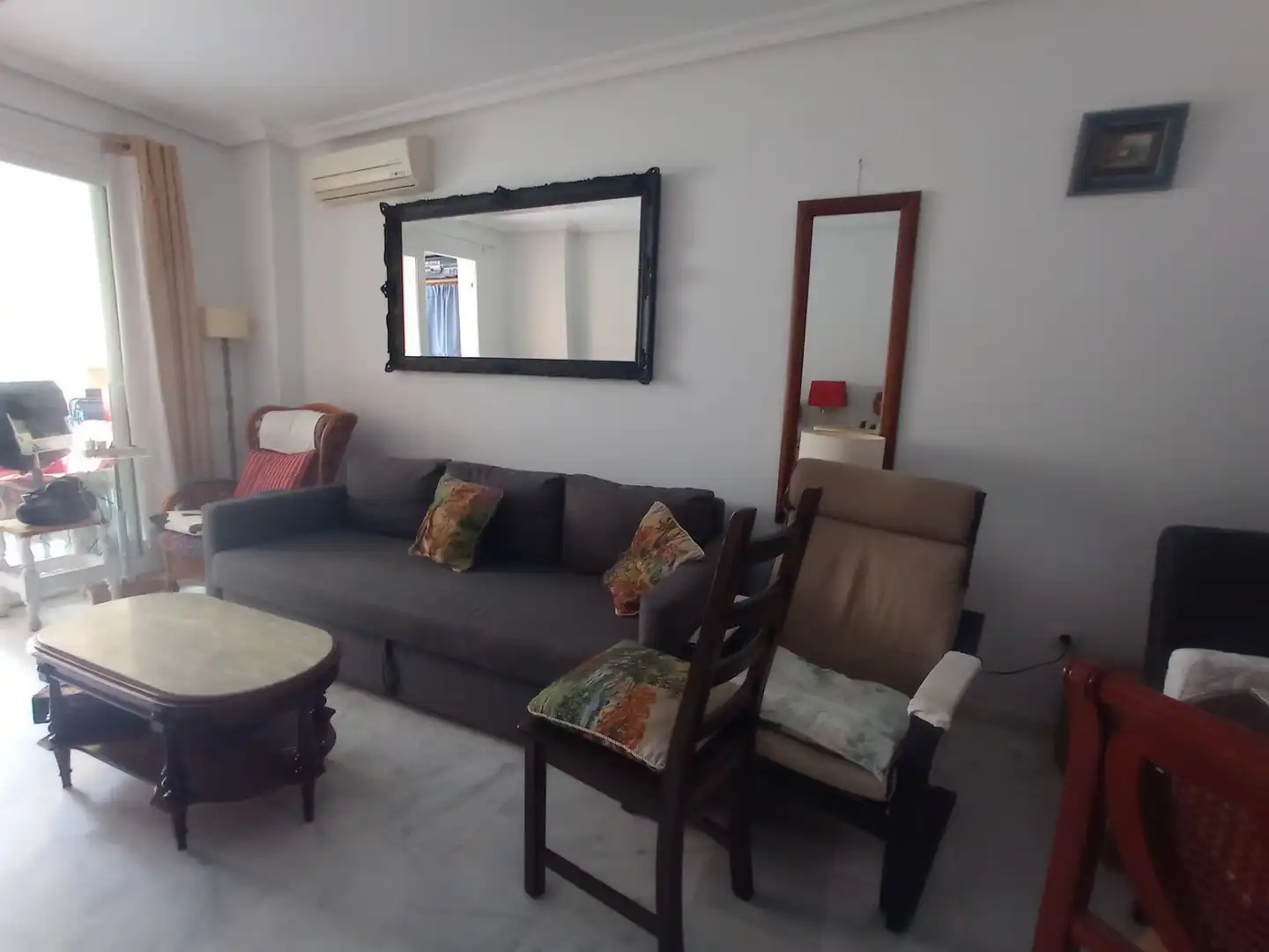 Sala d'estar de Pis en venda en Fuengirola amb Aire condicionat, Terrassa i Piscina comunitària