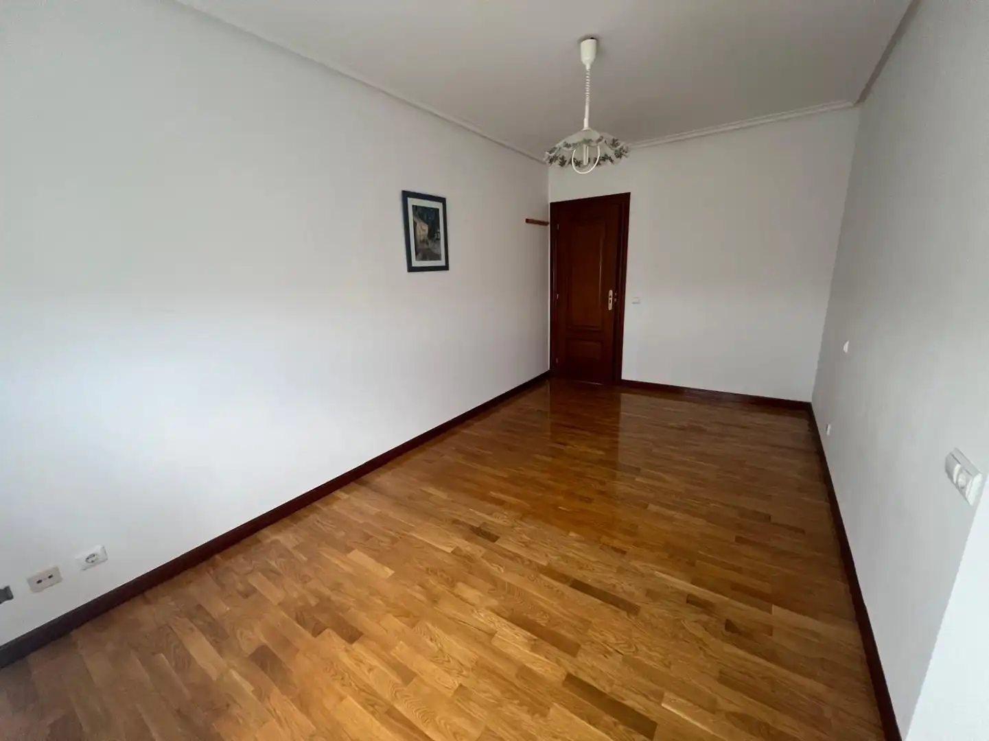 Habitación de Piso en venta en  Logroño con Calefacción, Parquet y Terraza