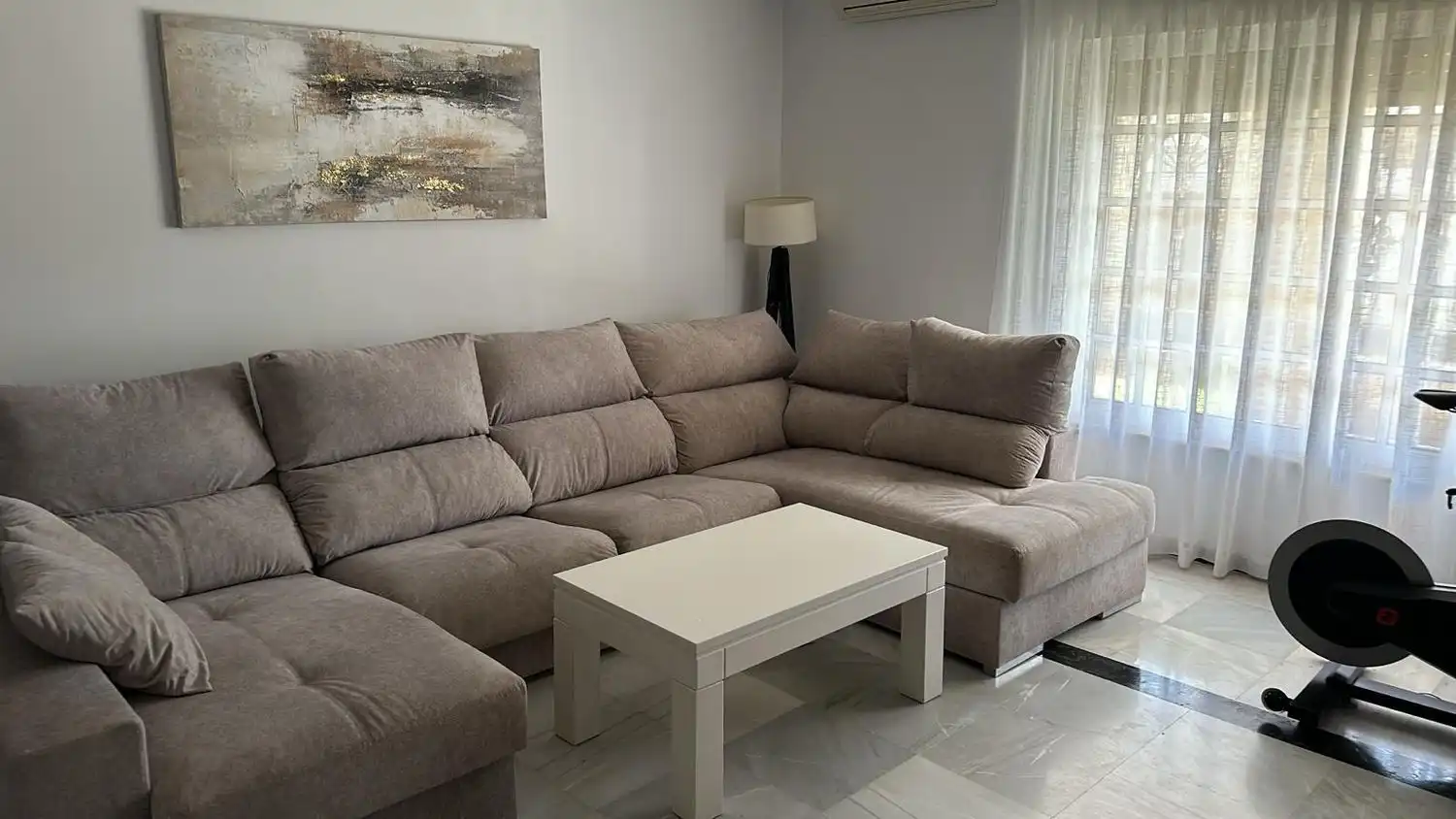 Sala d'estar de Casa o xalet en venda en Chiclana de la Frontera
