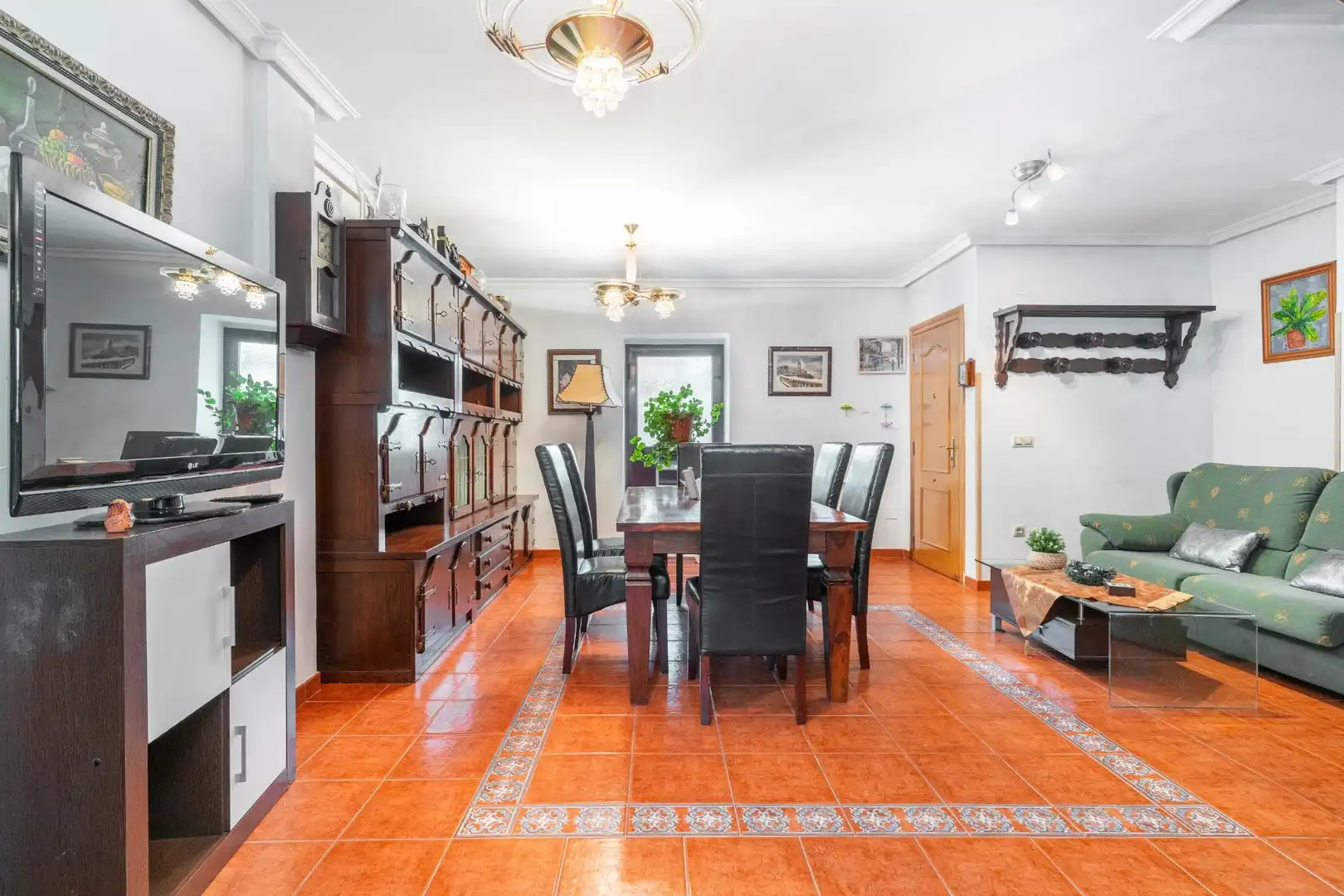 Comedor de Casa o chalet en venta en Llanera con Calefacción, Jardín privado y Terraza