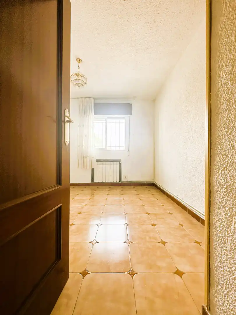 Bedroom of Flat for sale in Madrid  with Air Conditioner, Heating and Oven