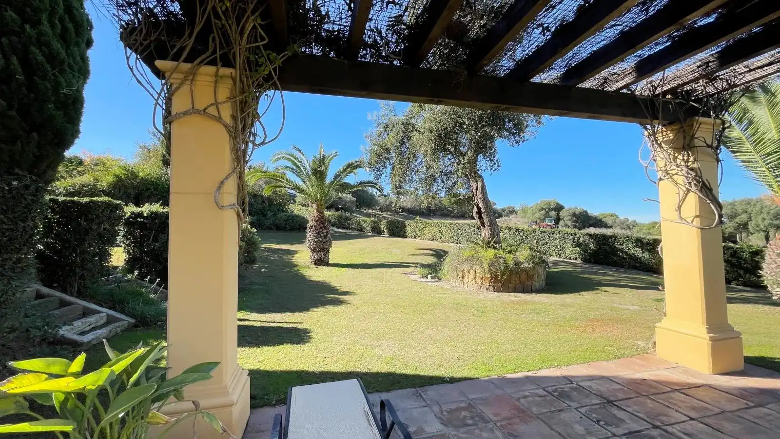 Jardí de Casa adosada en venda en Sotogrande amb Terrassa, Balcó i Piscina comunitària