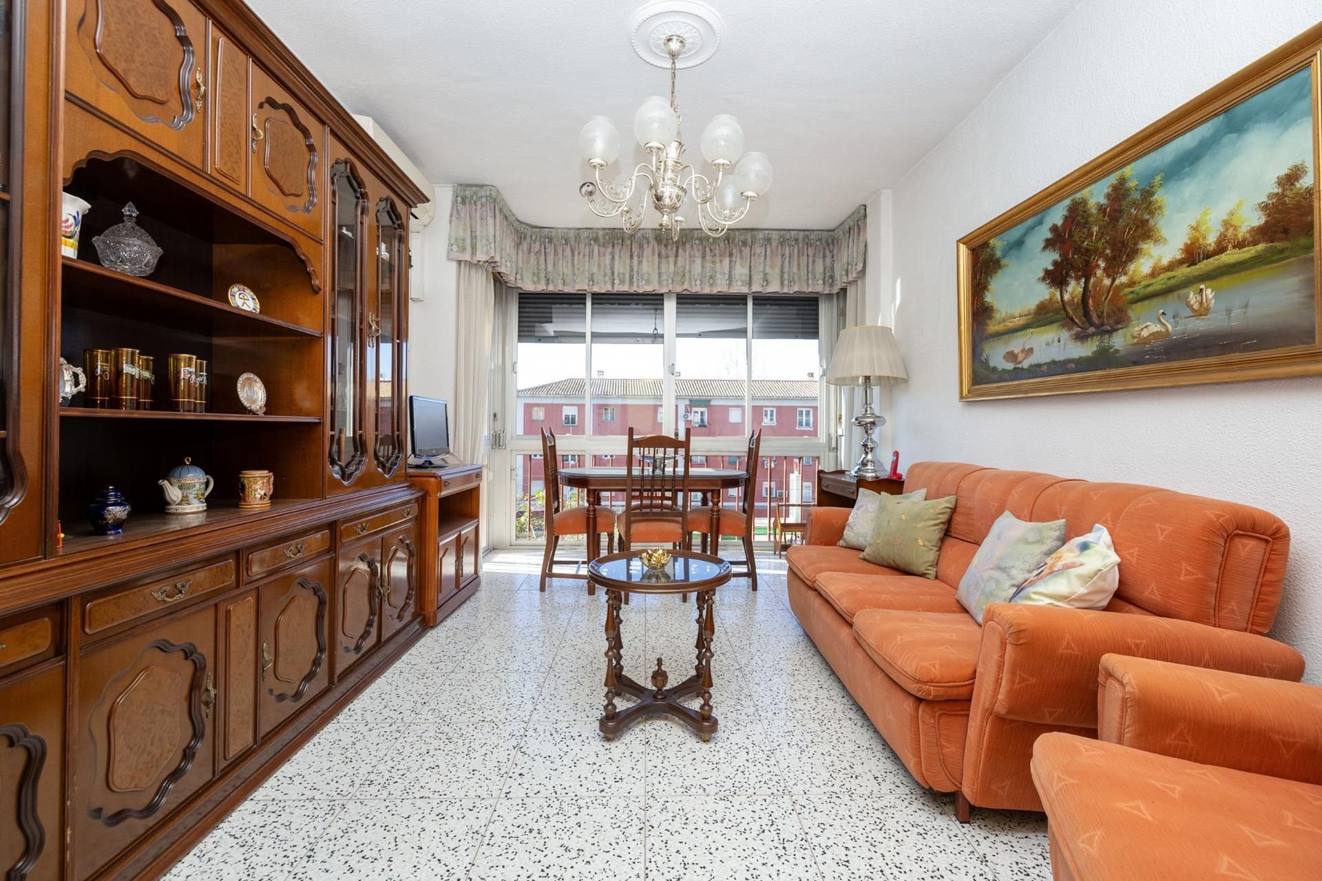 Living room of Flat for sale in  Granada Capital  with Air Conditioner and Balcony
