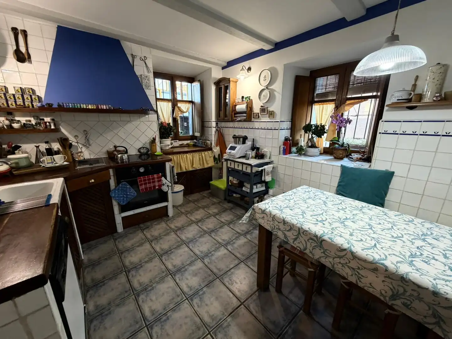Cuina de Casa o xalet en venda en Corcos amb Calefacció, Moblat i Forn