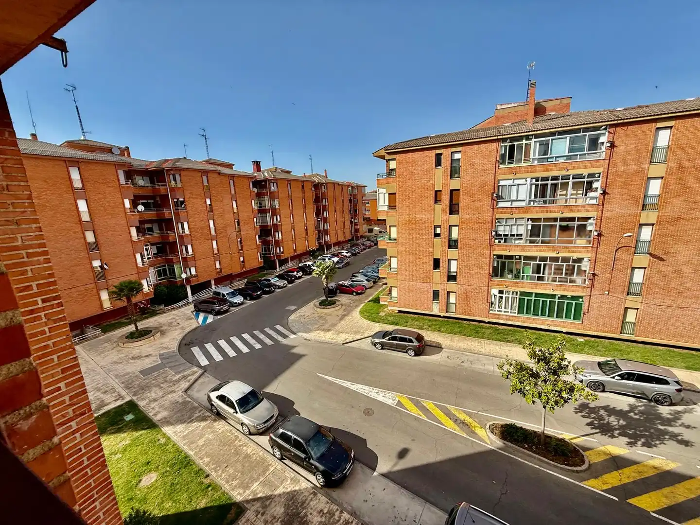 Vista exterior de Piso en venta en La Bañeza  con Amueblado