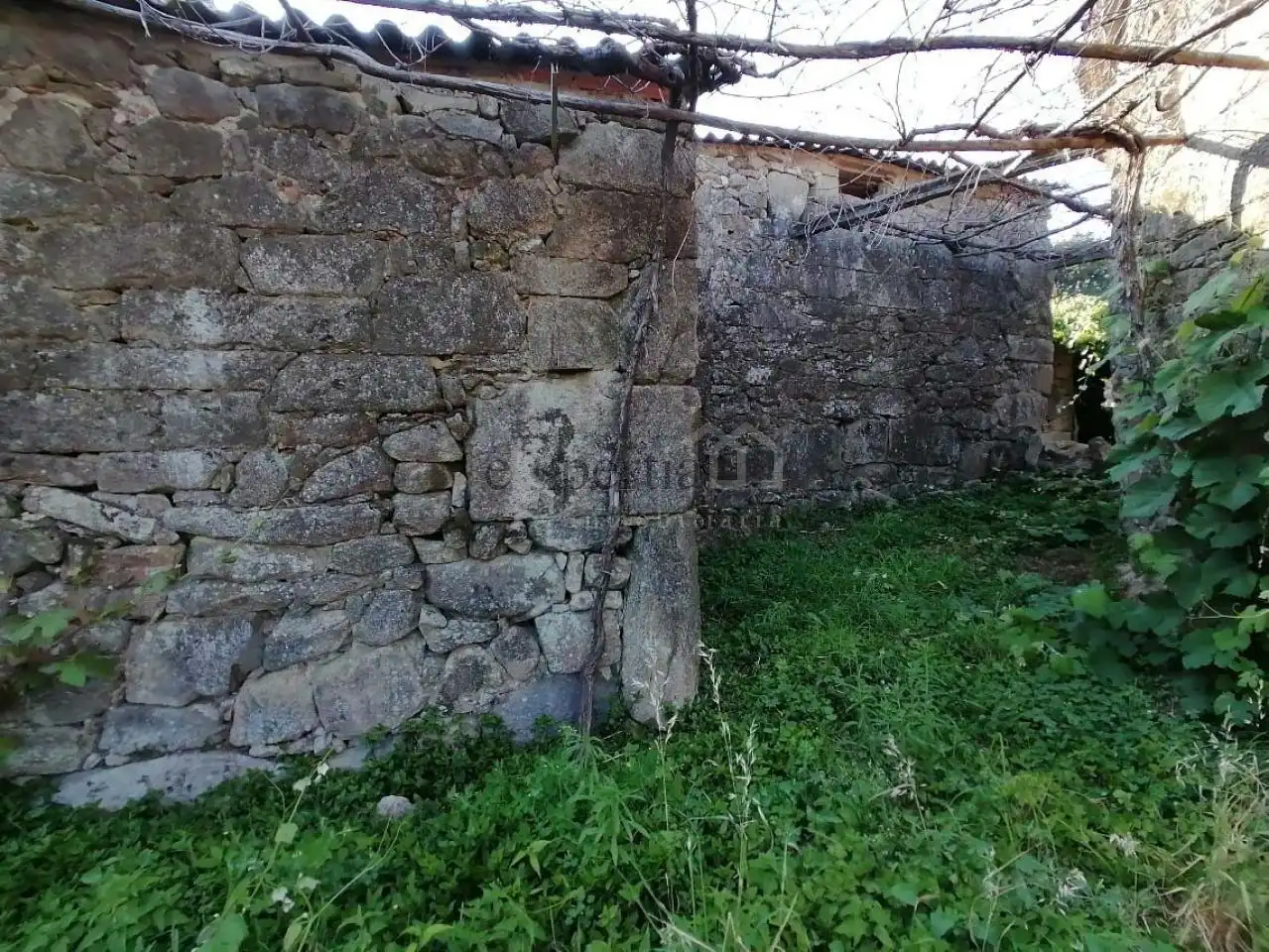 Finca rústica en venda en Dodro amb Jardí privat