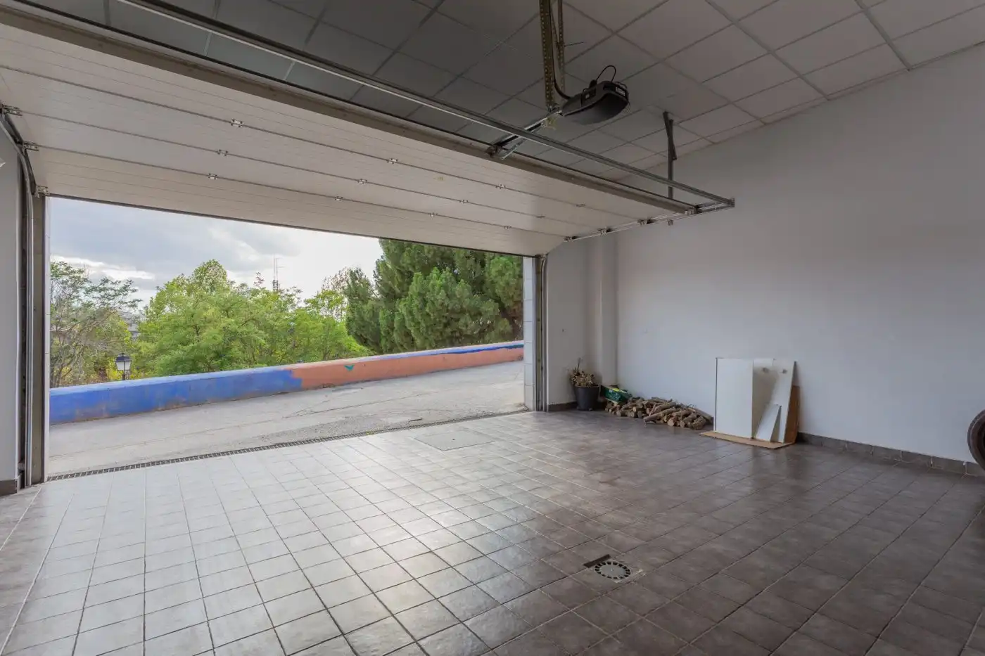 Parking de Casa o chalet en venta en Granada con Aire acondicionado, Calefacción y Terraza