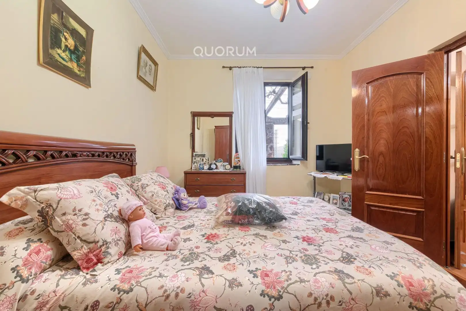 Schlafzimmer von Country house zum Verkauf in Bilbao  mit Heizung, Terrasse und Möbliert