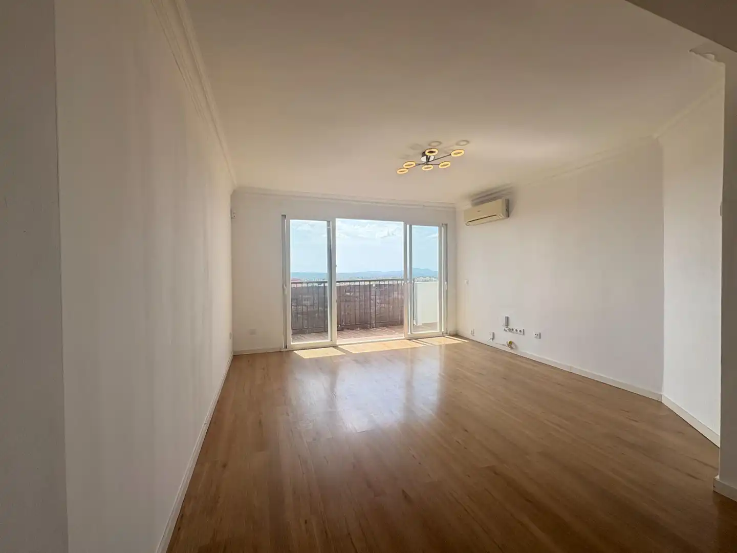 Sala de estar de Ático en venta en Inca con Parquet