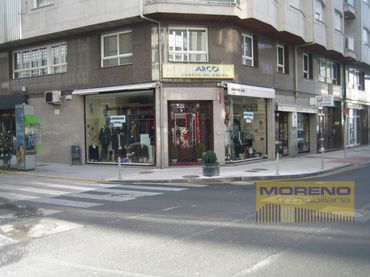 Locale commerciale in affitto a Sarria