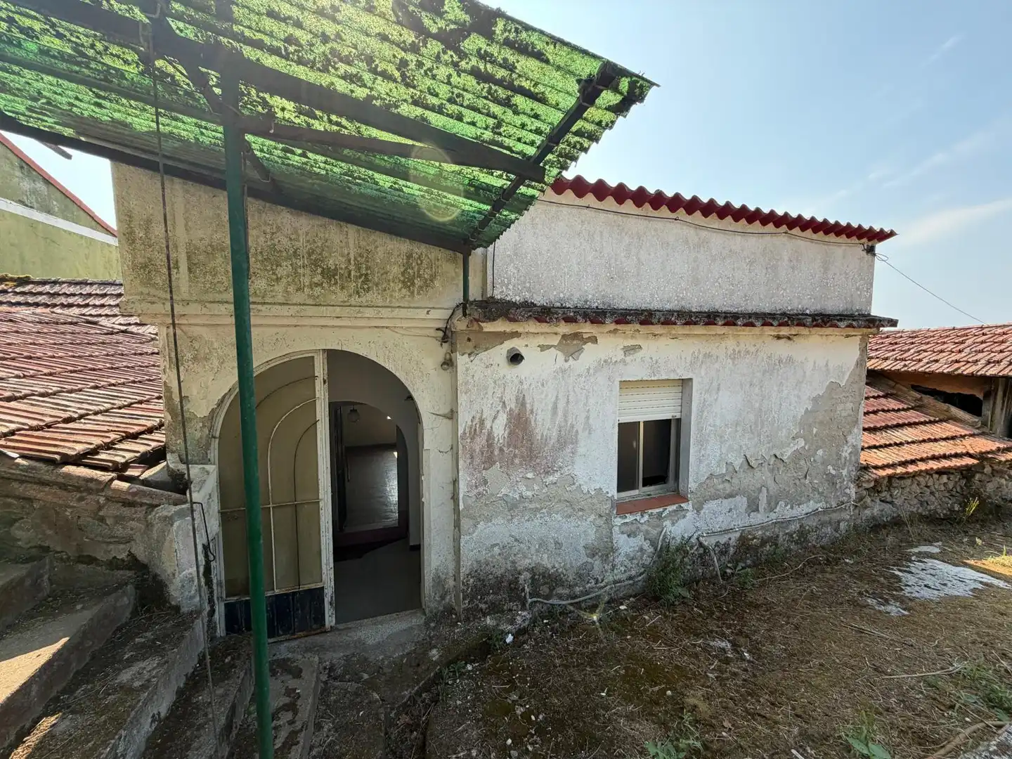 Vista exterior de Casa adosada en venda en Marín amb Jardí privat
