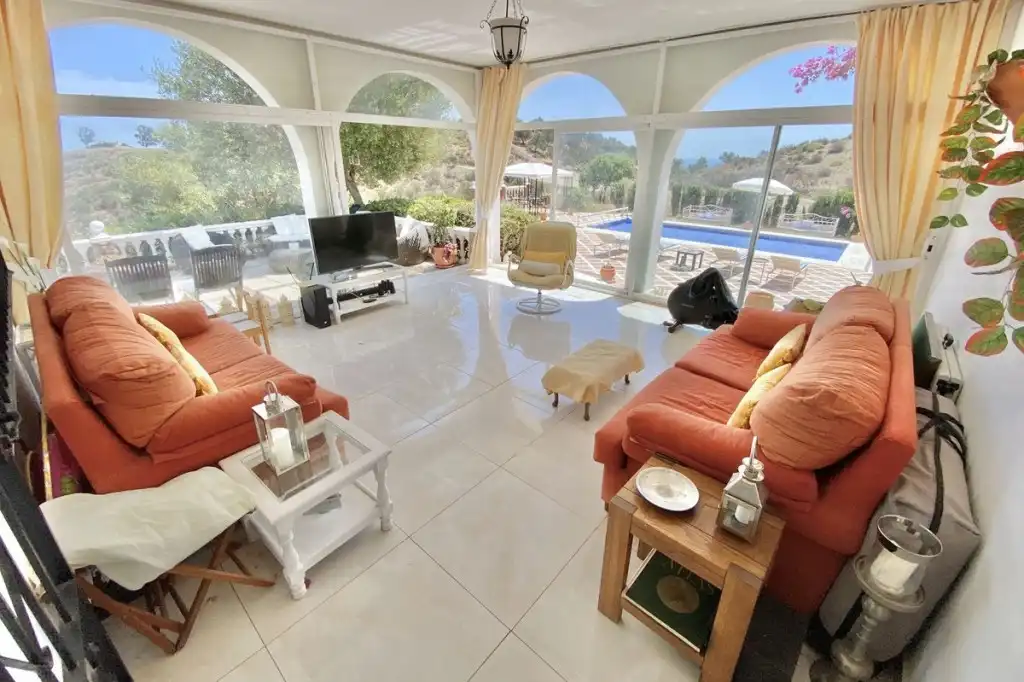 Sala de estar de Finca rústica en venta en Mijas con Jardín privado, Terraza y Piscina