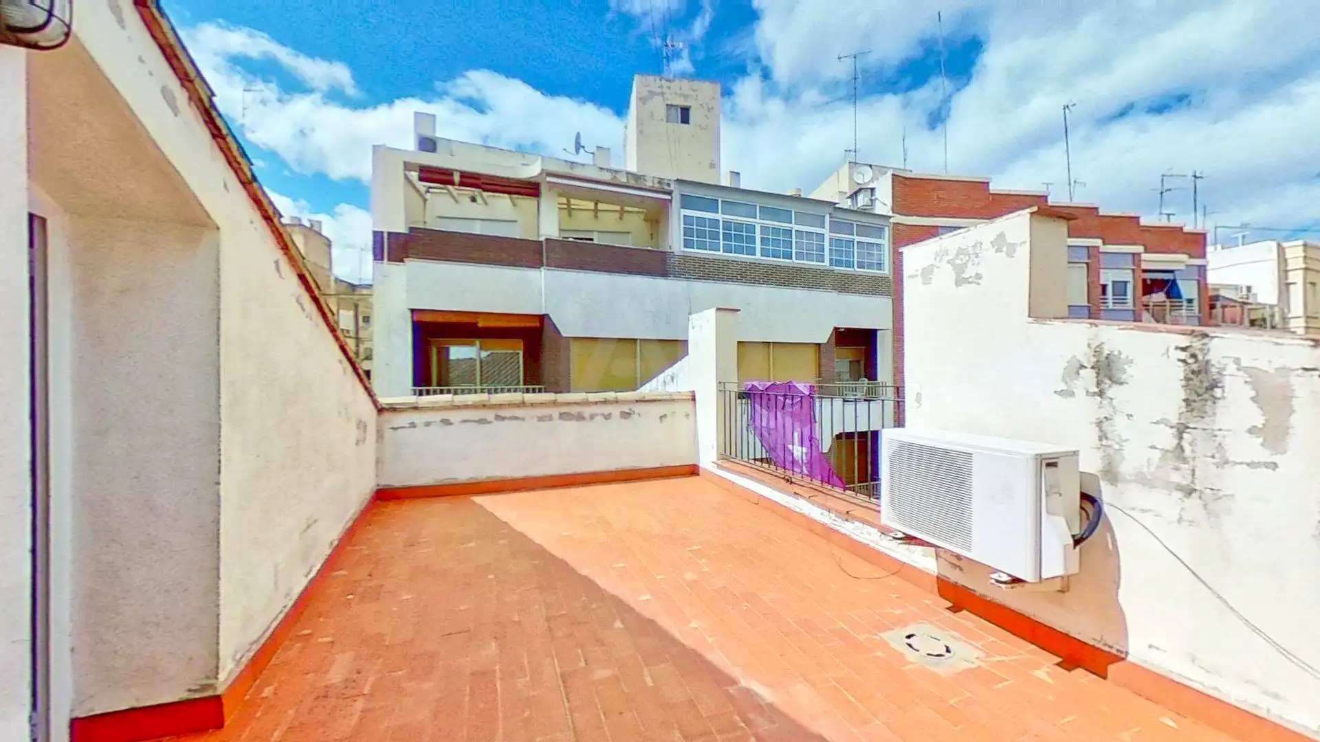 Vista exterior de Pis en venda en Sagunto / Sagunt amb Aire condicionat, Calefacció i Terrassa