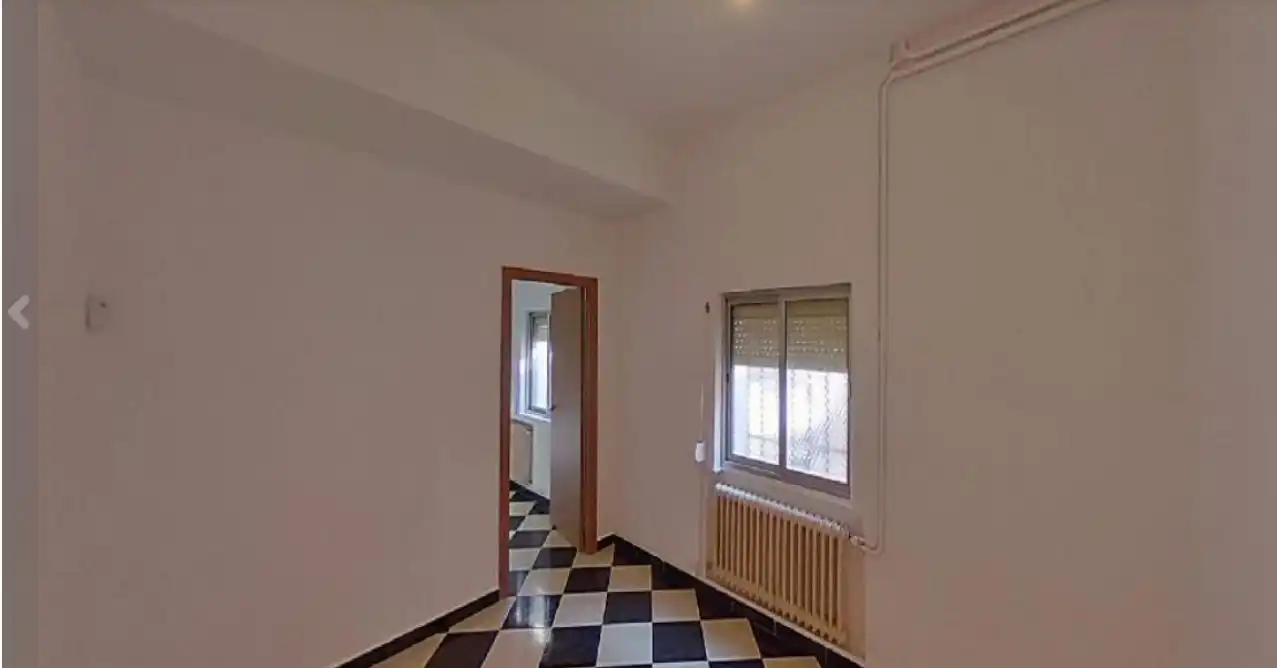 Habitación de Planta baja en venta en Madrid