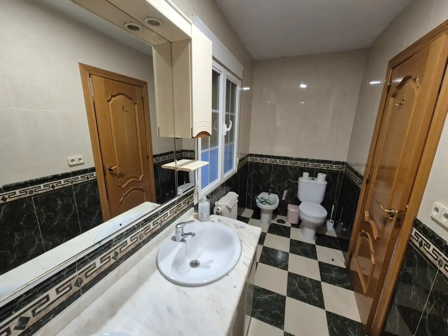 Badezimmer von Haus oder Chalet zum Verkauf in Nuevo Baztán mit Klimaanlage, Heizung und Privatgarten
