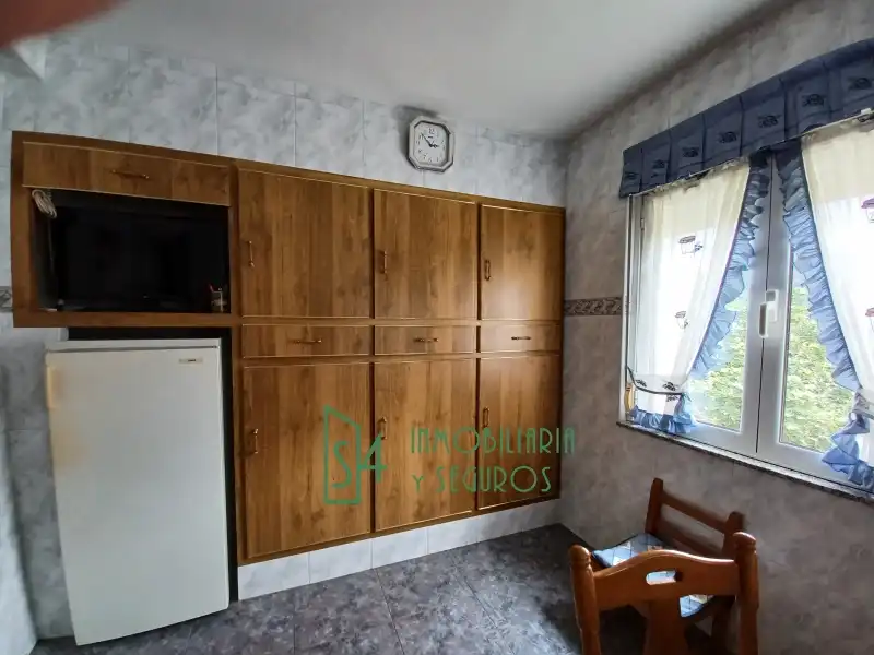 Küche von Einfamilien-Reihenhaus zum Verkauf in Oviedo  mit Privatgarten, Möbliert und Ofen
