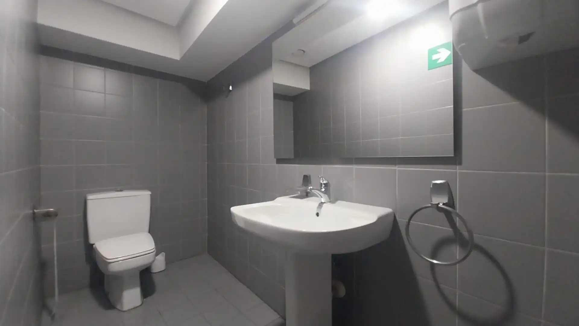 Badezimmer von Geschaftsraum zur Miete in Valladolid