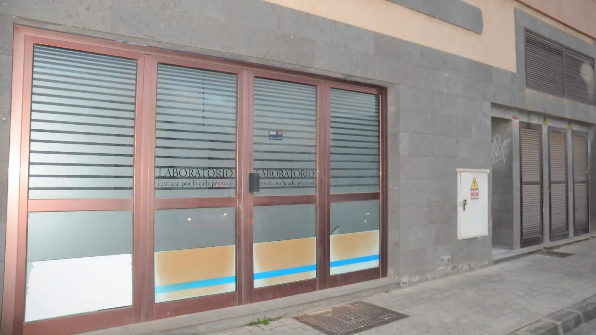 Vista exterior de Local en venda en Telde