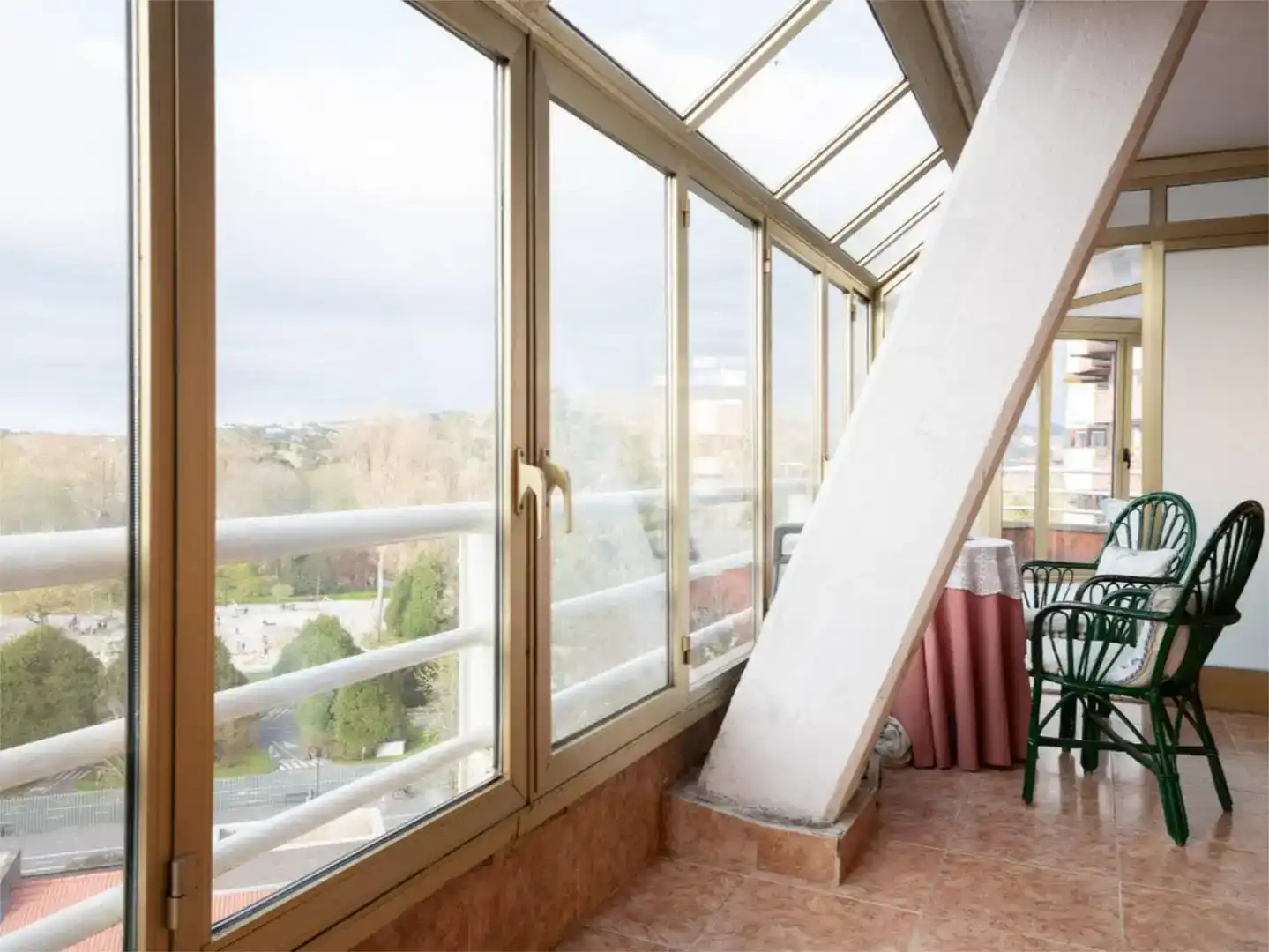 Terraza de Piso de alquiler en Gijón  con Parquet y Amueblado
