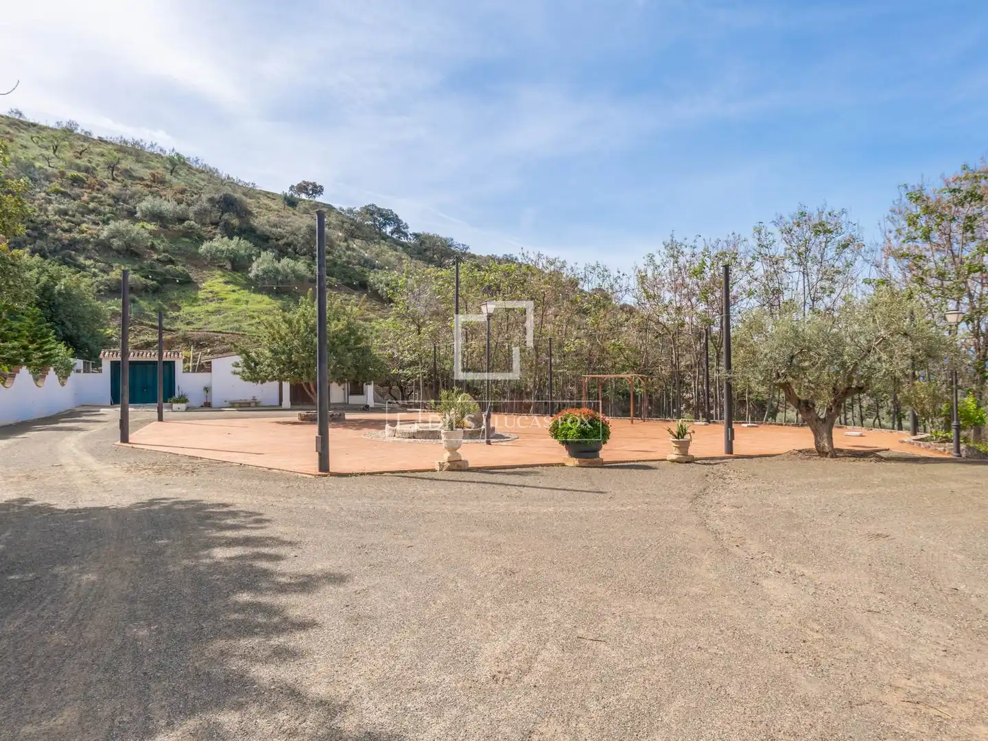 Vista exterior de Finca rústica en venda en Málaga amb Jardí privat, Terrassa i Traster