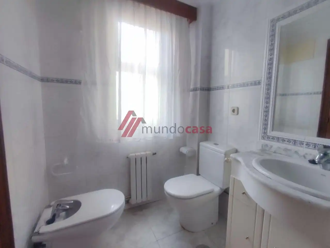 Badezimmer von Wohnung zur Miete in Ferrol mit Heizung, Parkett und Terrasse