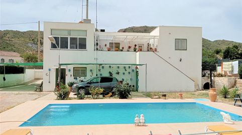 CASA CON PISCINA