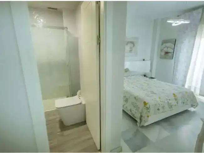 Bany de Casa o xalet de lloguer en Dos Hermanas amb Aire condicionat i Piscina